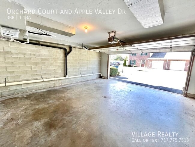 Building Photo - 302 Orchard Ct