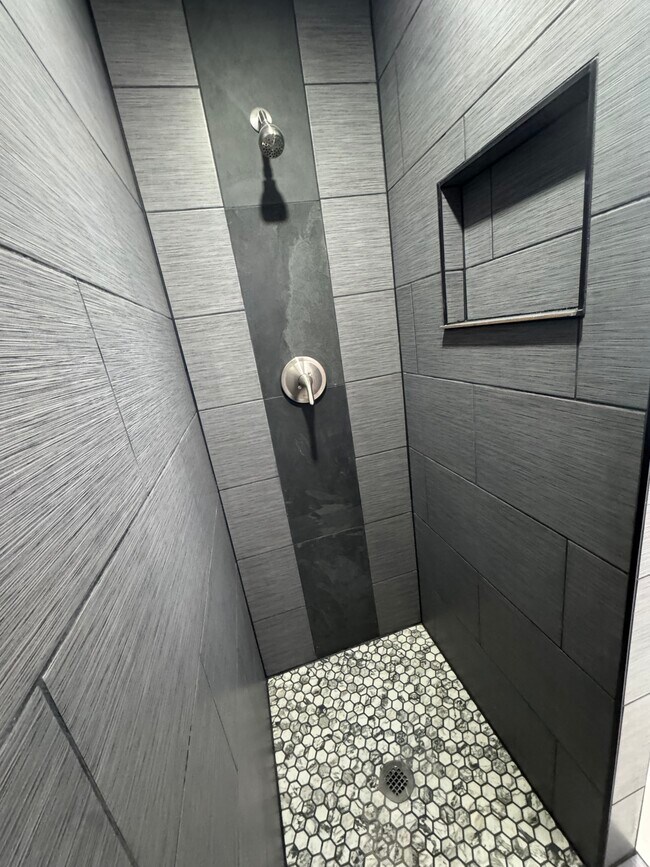 Building Photo - Twin Pines Apartments