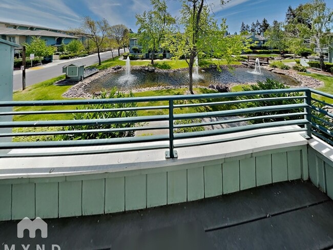 Building Photo - 102 Glenbridge Ct
