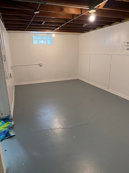 Building Photo - 903 Grandview Ave