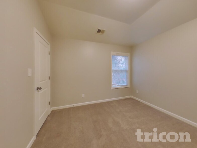 Building Photo - 173 Cliffhaven Cir