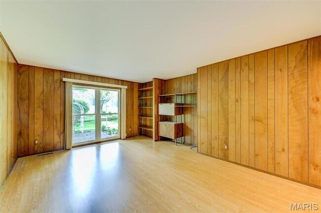 Building Photo - 1853 Burlewood Dr