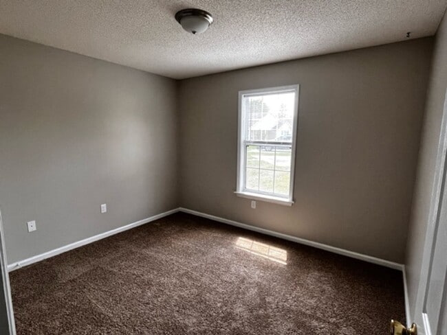 Building Photo - Check Out This 3BD/2B Home!!