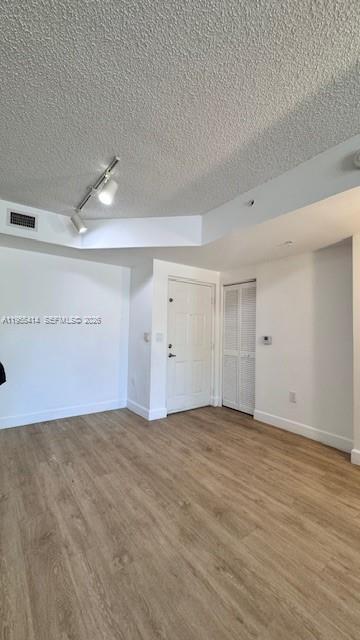 Building Photo - 7930 N Nob Hill Rd