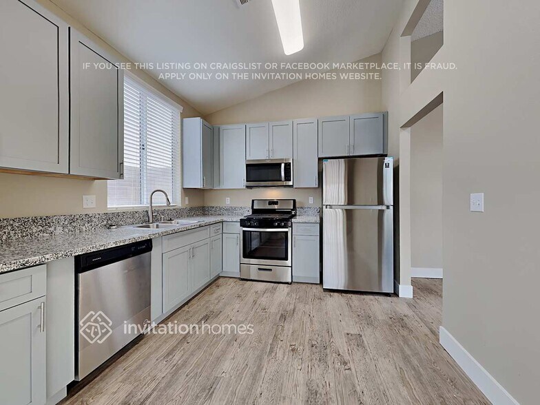 Building Photo - 8138 Vision St