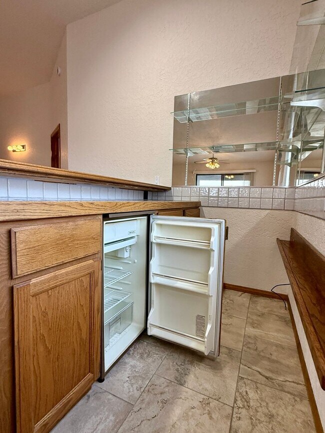 Building Photo - Available now - Unfurnished - Long Term