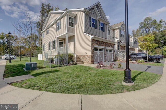 Building Photo - 101 Pearce Ln