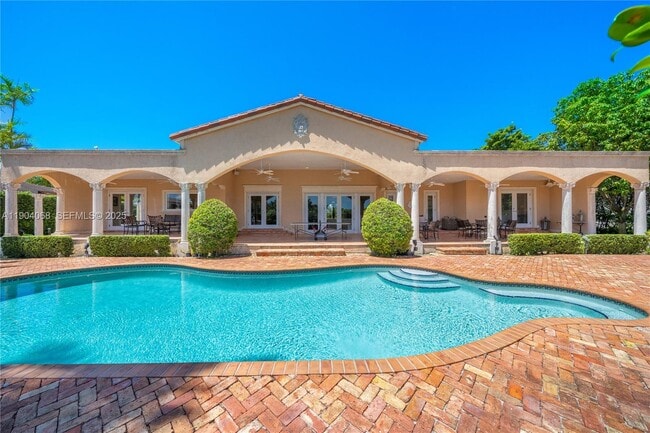 Building Photo - 600 Marquesa Dr