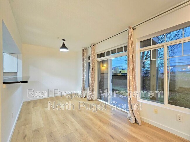 Building Photo - 18930 Bothell Everett Hwy