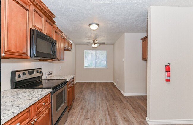 Building Photo - 6428 Alisa Ln