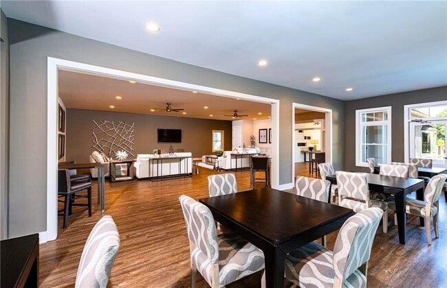 Building Photo - 2090 Emmet Pk Ln