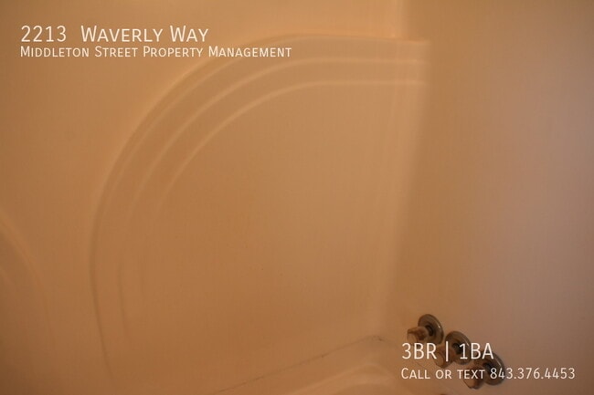 Building Photo - 2213 Waverly Way