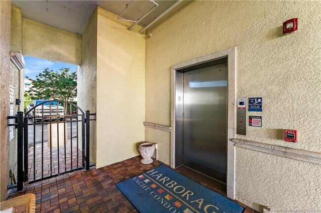 Building Photo - 775 NW Flagler Ave