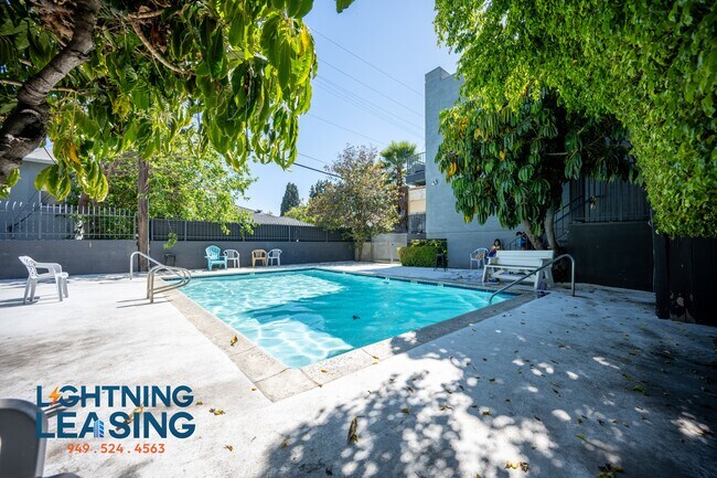 Building Photo - 14201 Victory Blvd