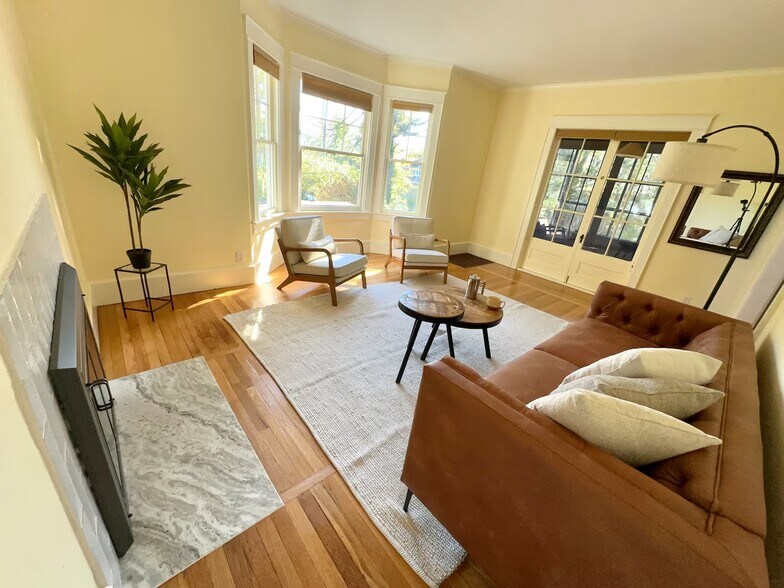 Building Photo - 608 Ackerman Ave