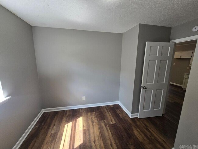 Building Photo - 5712 Wisteria Ct