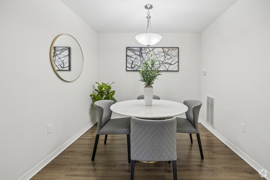 2BR, 2BA - 1,086SF - Dining Room - Addison Landing