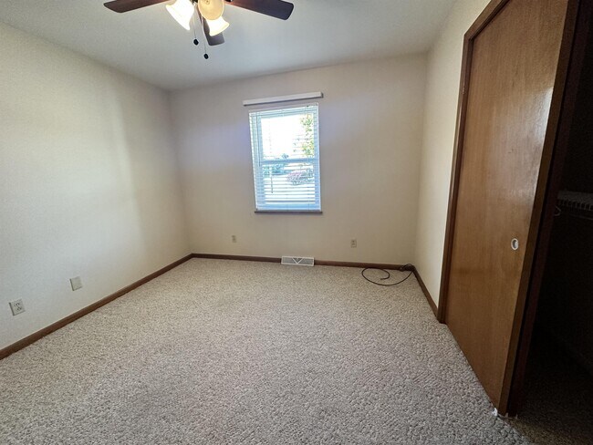 Building Photo - 1760 Scenic Dr