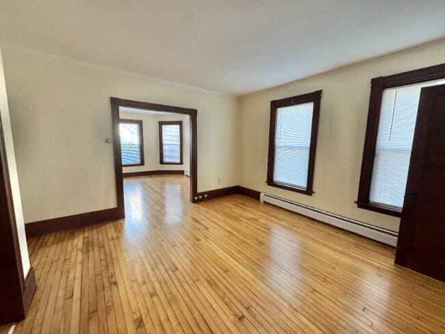 Building Photo - 66 Center St