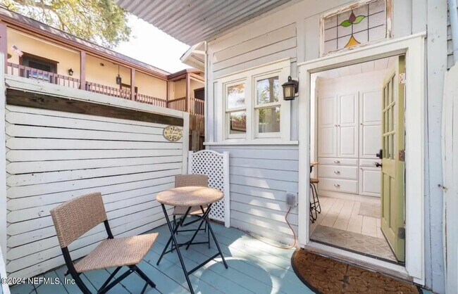 Building Photo - 251 Charlotte St