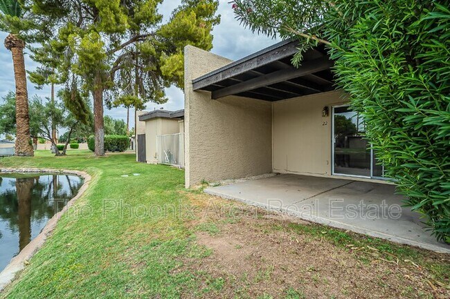 Building Photo - 2256 W Lindner Ave