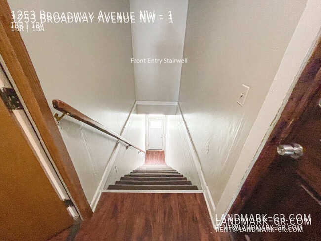 Building Photo - 1253 Broadway Ave NW