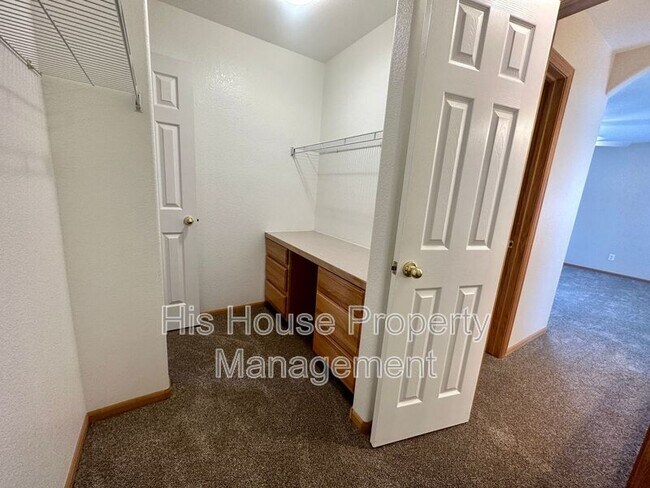 Building Photo - 208 Whitney Bay