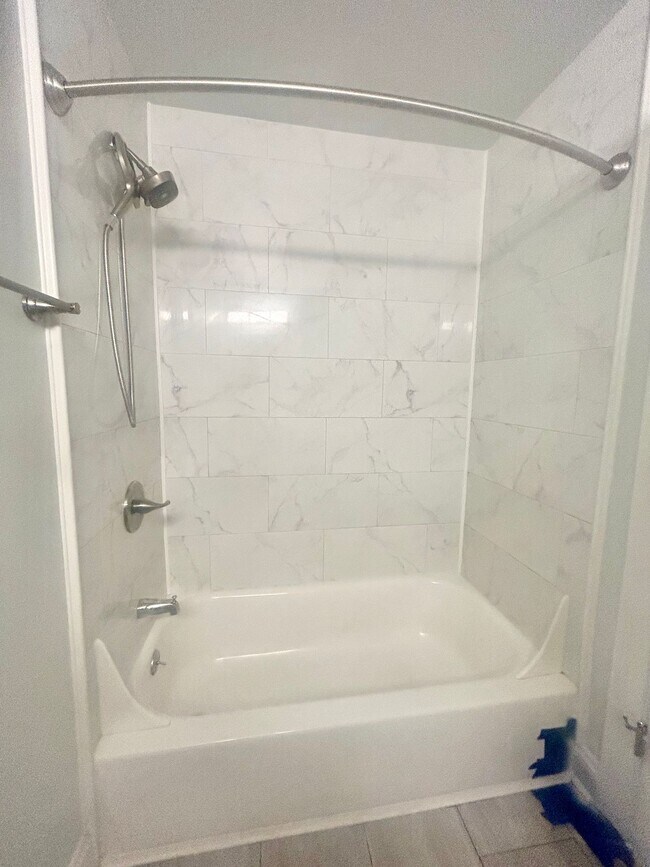 Building Photo - 607 Washtenaw Ave