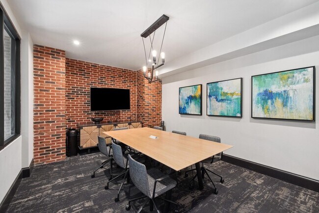 Building Photo - 601 Meeting St