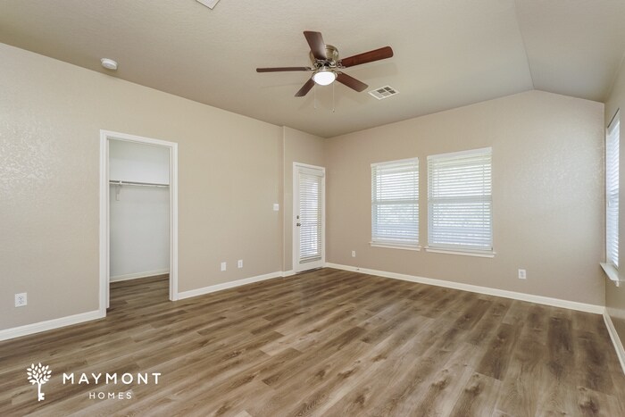 Building Photo - 132 Running Brook