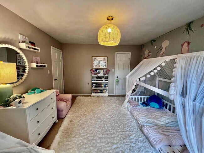 Building Photo - Charming Home in Quiet Salem Woods Cul-de-Sac