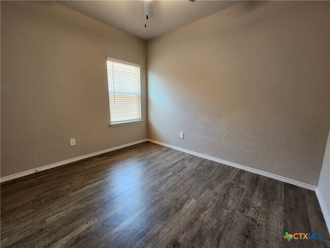 Building Photo - 1137 Gracie Wy