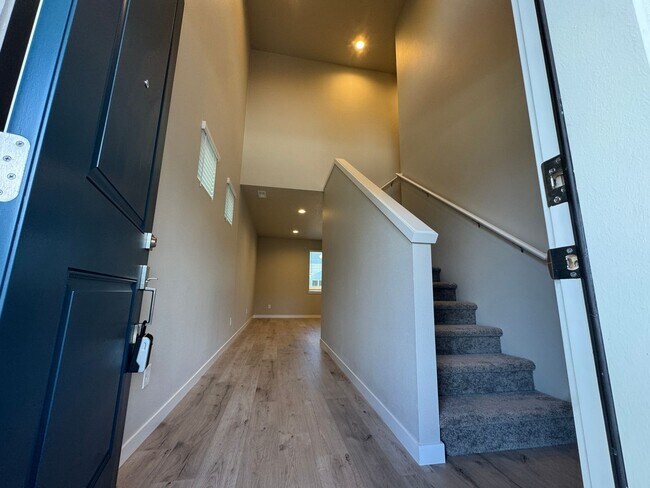Building Photo - Amazing 3 bedroom Brand new home!!