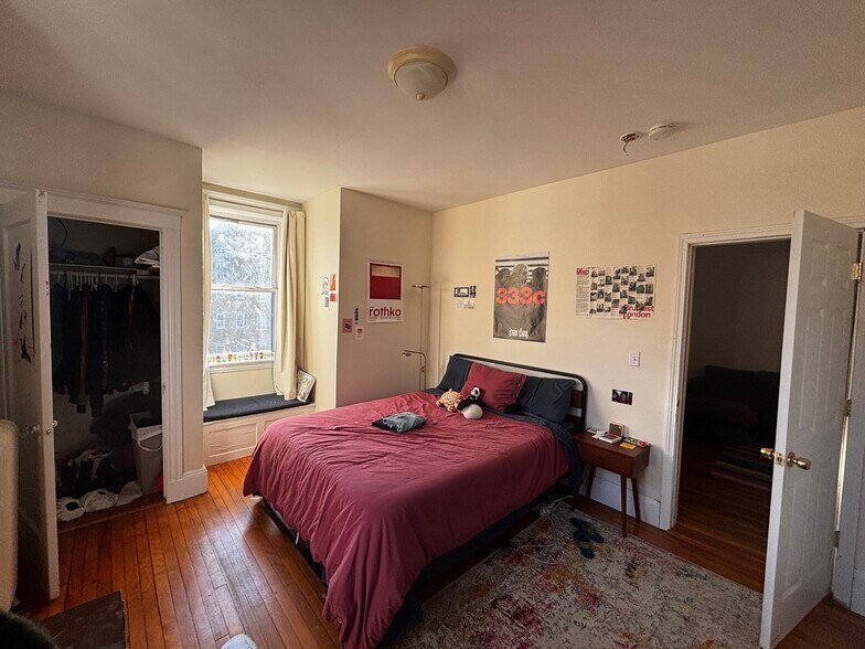 Building Photo - 66 Egmont St