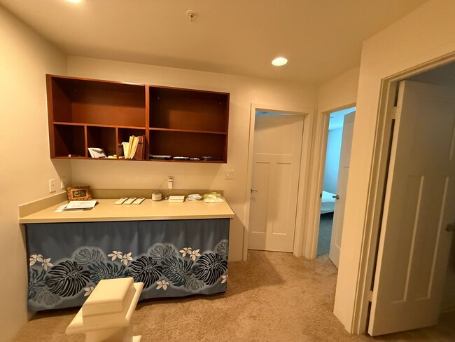 Building Photo - Olino at Mehana 3 bed 2.5 bath townhome av...