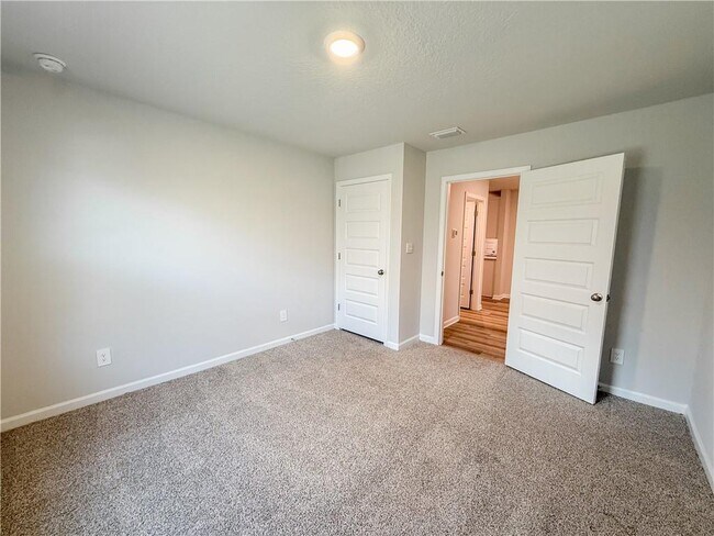 Building Photo - 5205 Pinyon Dr