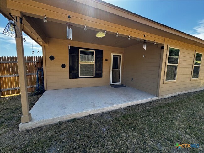 Building Photo - 117 Minnie J Lp