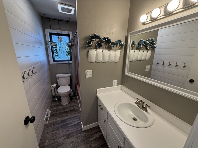 Building Photo - 2004 1st Ave S