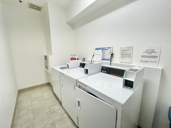Building Photo - 1BR/1BA Renovated Condo on Fillmore Street...