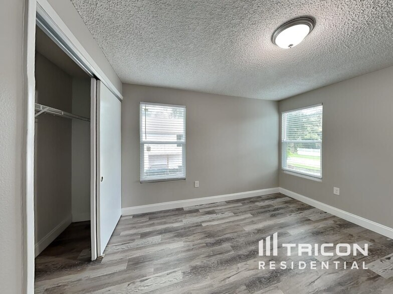 Building Photo - 4356 S Lockwood Ridge Rd
