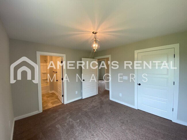 Building Photo - Home for Rent in Talladega, AL!!! Availabl...