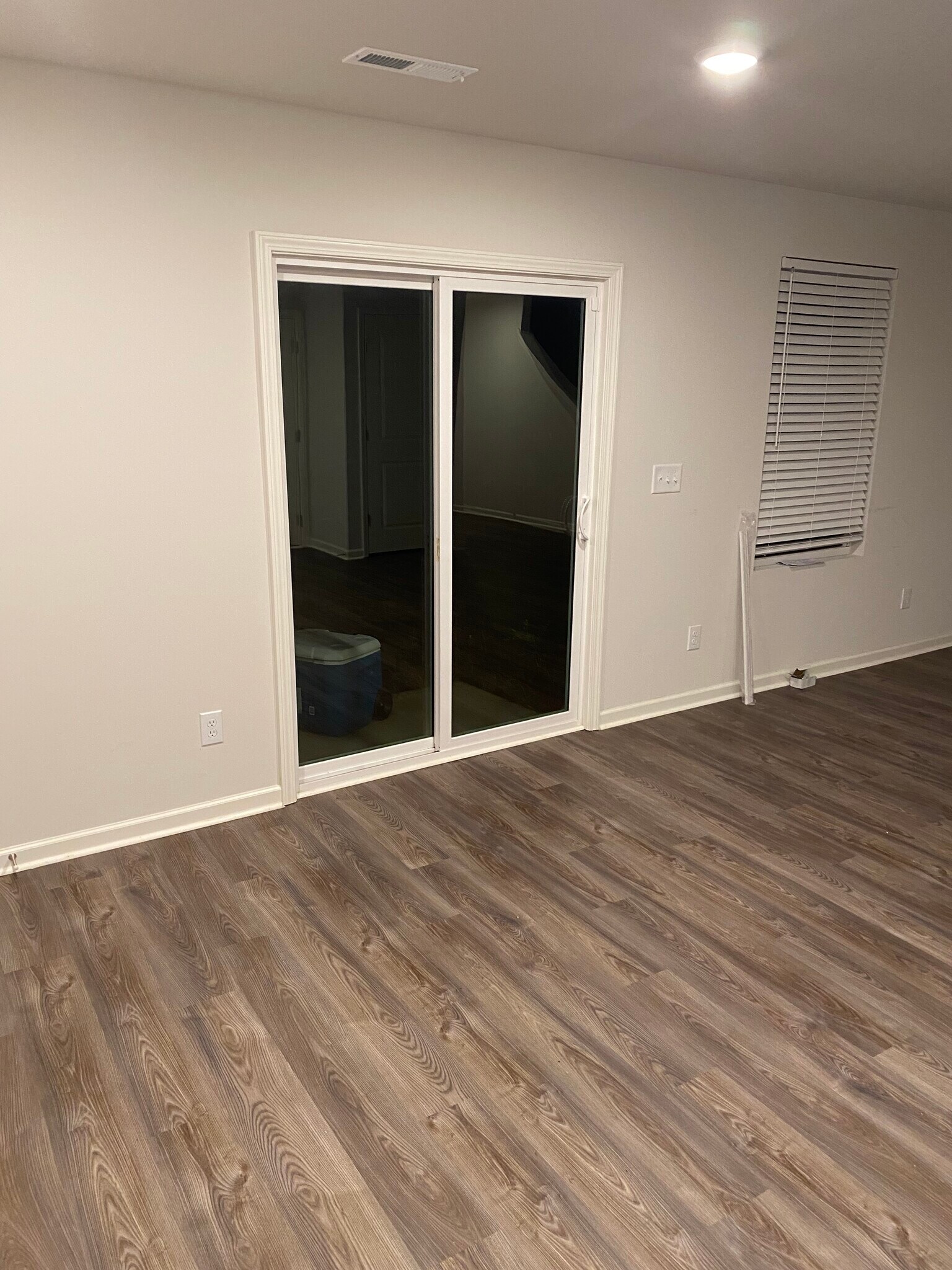 Building Photo - 427 Silo Ct