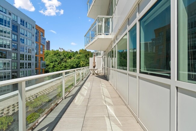 Building Photo - 800 Ave at Port Imperial