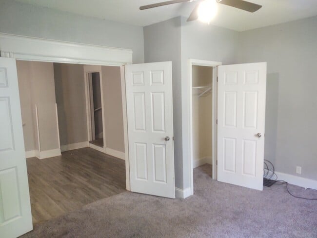 Building Photo - 3 Bedroom 1 Bathroom House W/ Bonus room &...