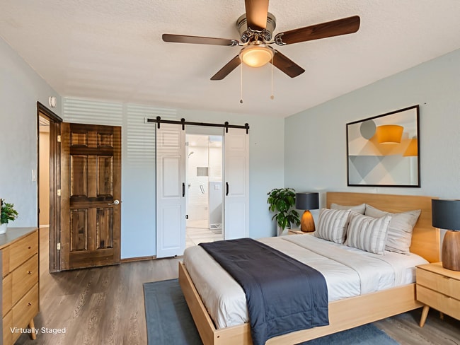 Building Photo - Charming 4 Bedroom 2.5 Bath in Lakewood!