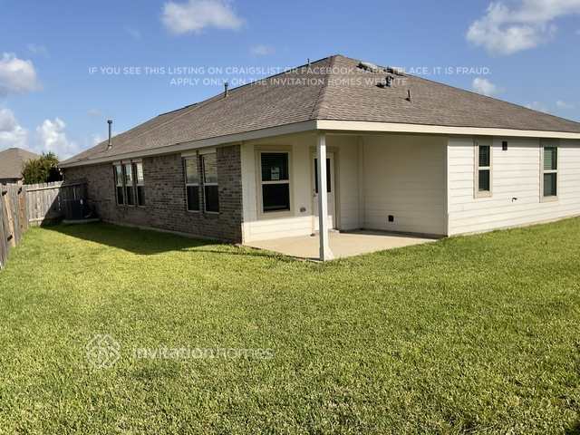 Building Photo - 428 Pecan Landing Ln