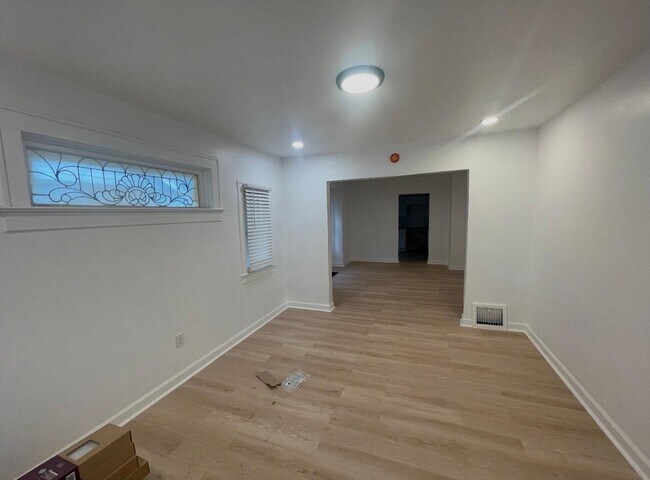 Building Photo - 4112 Park Ave