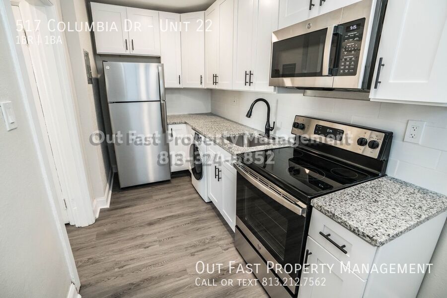 Building Photo - 517 Columbia Dr