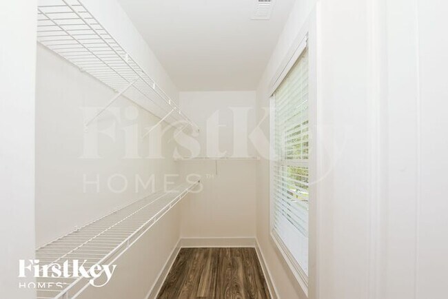 Building Photo - 3725 Corvette St