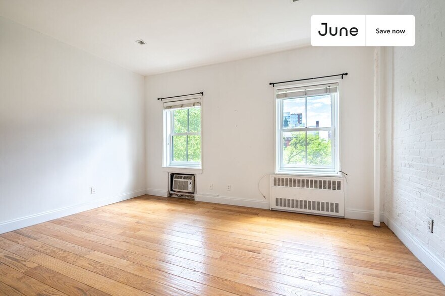 Building Photo - 491 W 22nd St